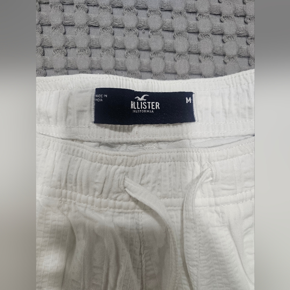 Hollister White Textured Shorts Men’s Medium – Casual Summer - Picture 2 of 4
